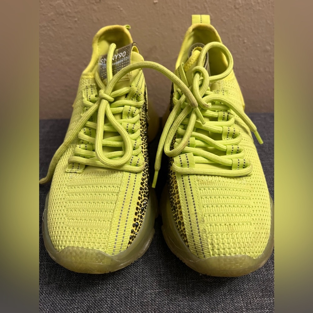 Neon green Steve Madden NY90